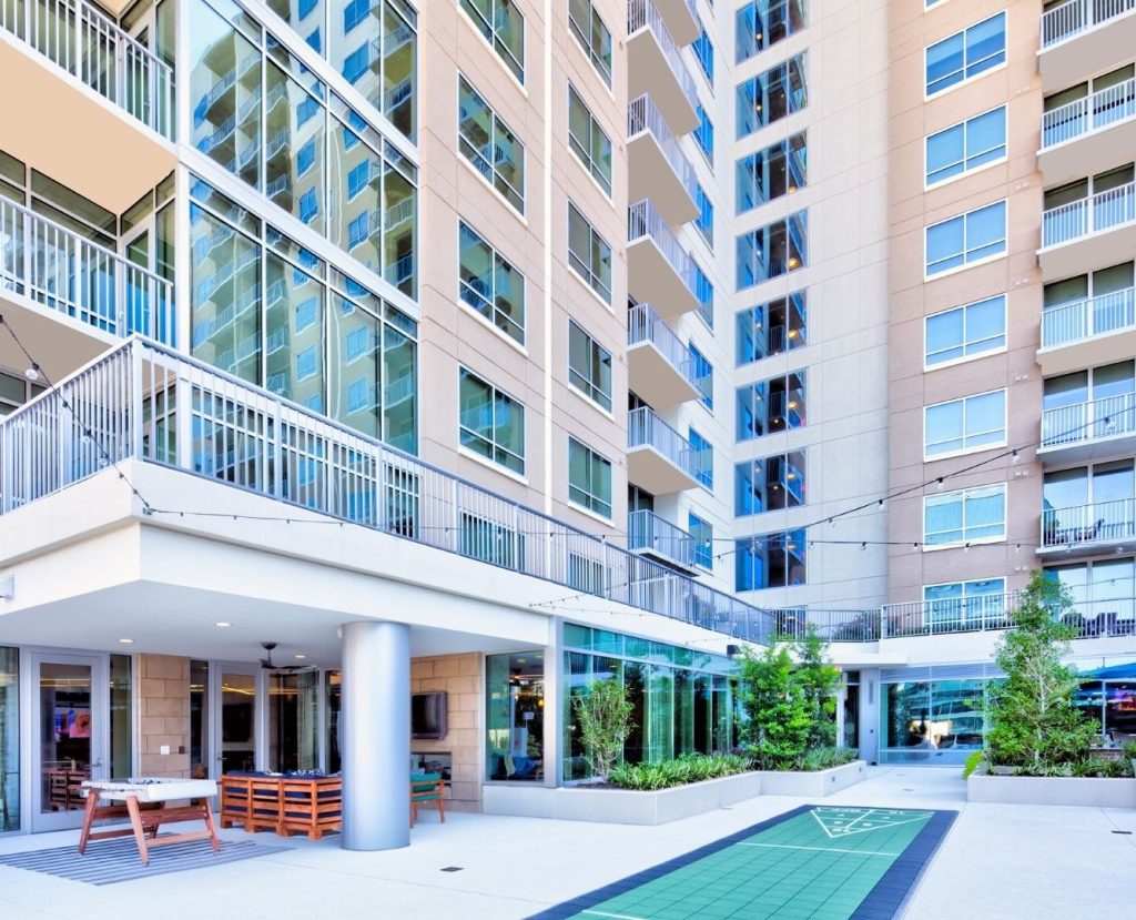 Alexan on 8th - Kawneer Multifamily Sector Projects