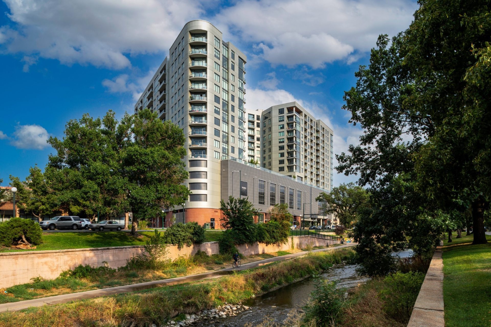 Metroview FG 501T Window Wall