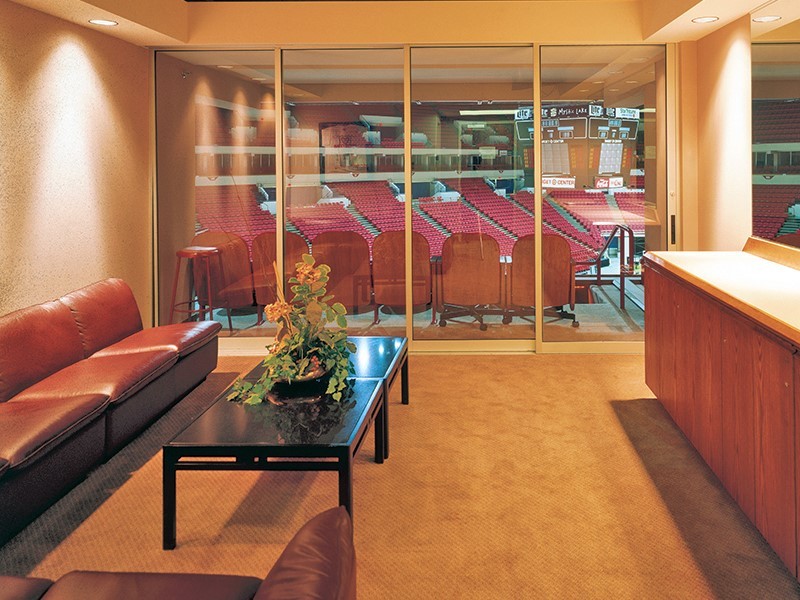 1010c Sliding Mall Front