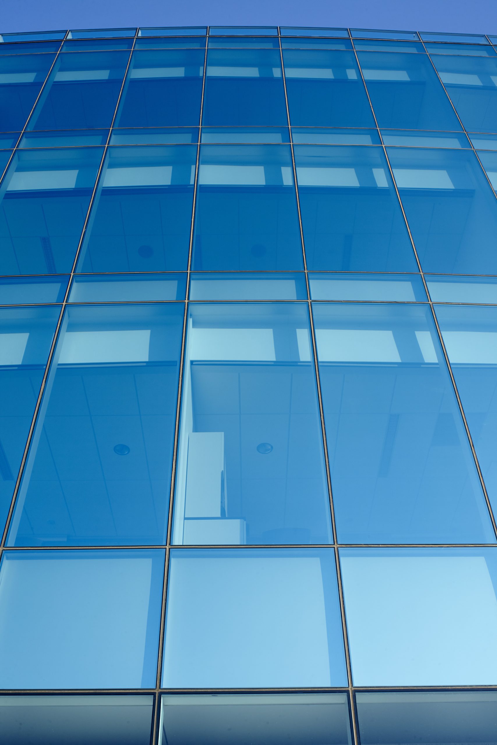 Service Federal Credit Union Corporate Office, Kawneer North America, Clearwall™ Curtain Wall, 190 Narrow Stile Entrances, 350 Medium Stile Entrances, 500 Wide Stile Entrances (custom Stainless Steel clad). 1600 SS (Screw Spline) Curtain Wall, GLASSvent™ for Curtain Wall (with Power operators), automatic window operators