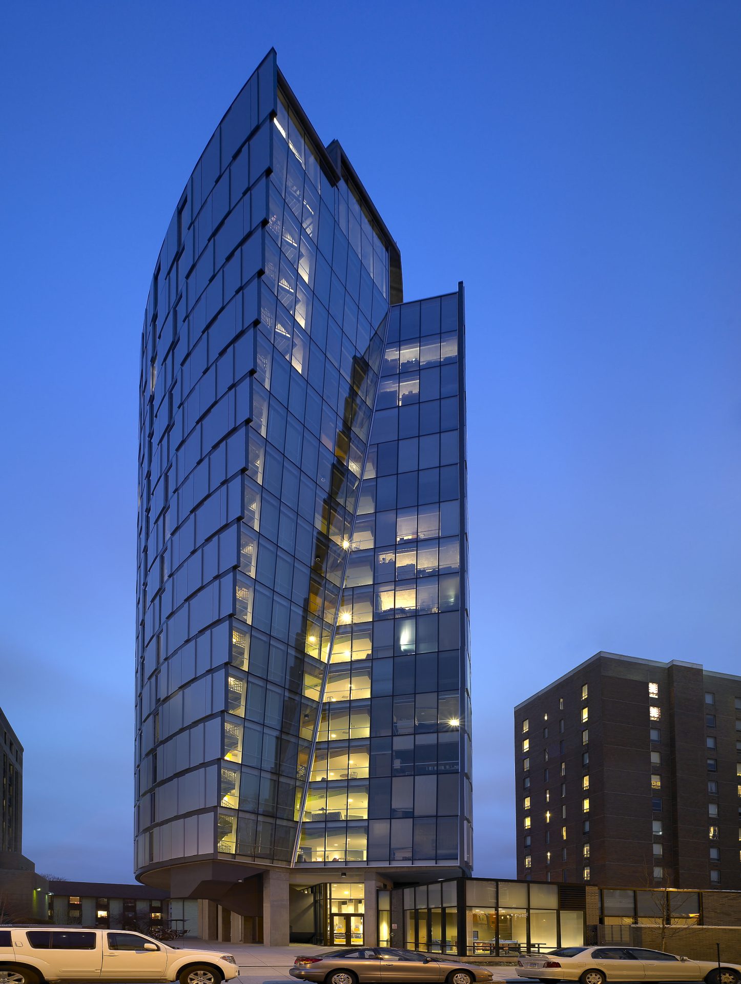 Drexel University Millennium Residence Hall, Kawneer Education Multifamily Project 2500 PG Wall® Curtain Wall System