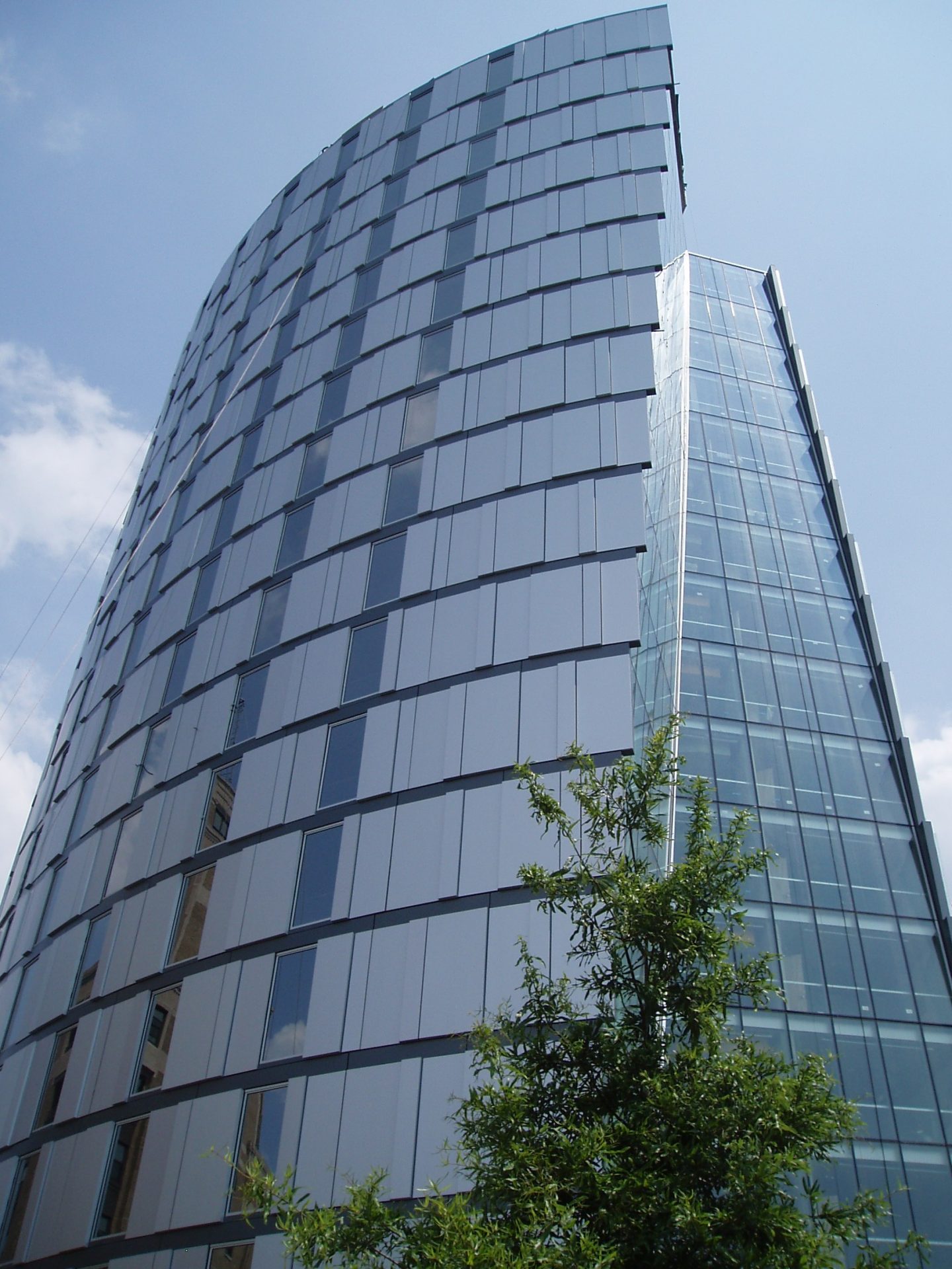 Drexel University Millennium Residence Hall, Kawneer Education Multifamily Project 2500 PG Wall® Curtain Wall System