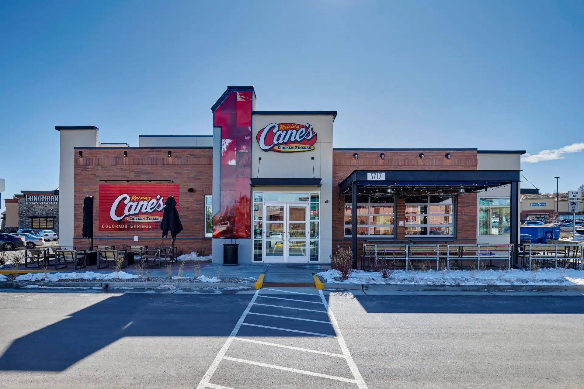Raising Cane's Colorado Springs CO Kawneer Retail National Accounts Projects 500 Wide Stile Entrances Trifab VersaGlaze 451 Storefront Framing