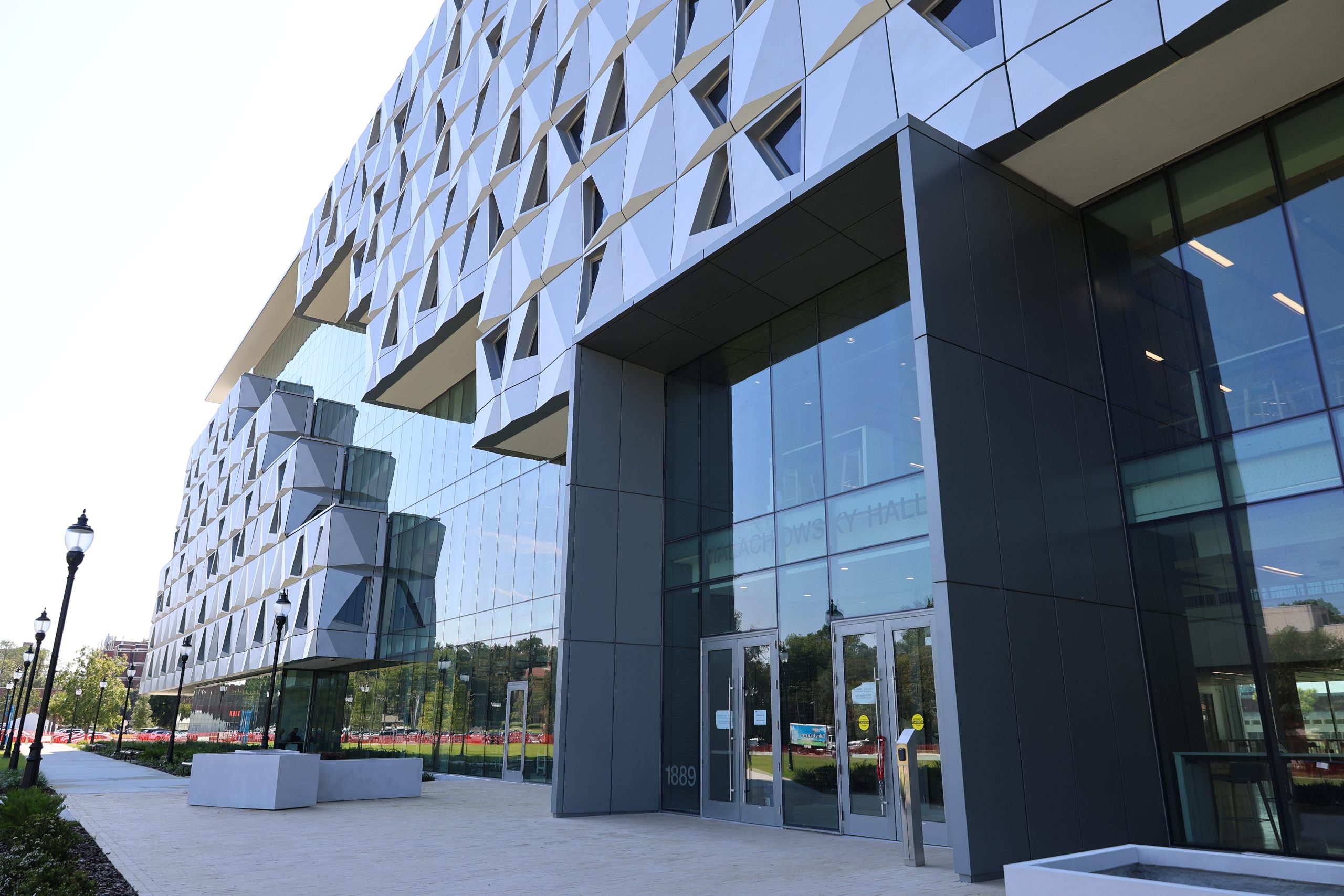 UF university of florida Malachowsky Hall for Data Science & Information Technology engineering kawneer curtain wall architecture aluminum sustainability higher education construction ykk ap oldcastle efco