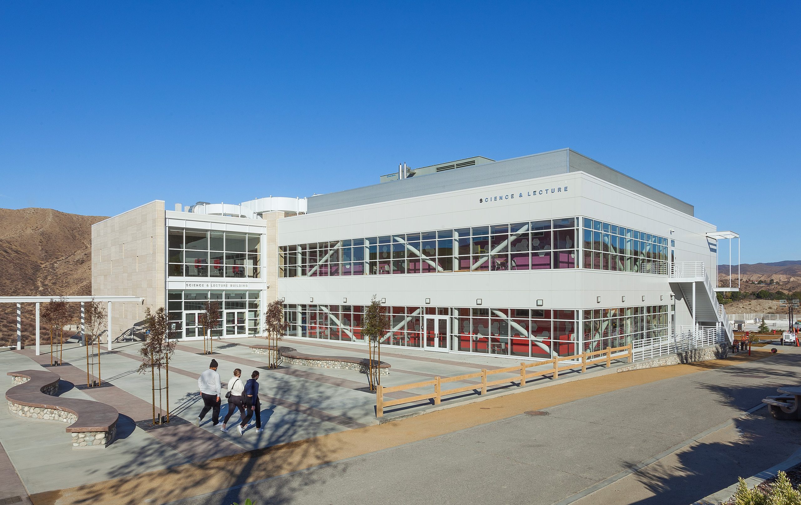 Don Takeda Science Center, College of the Canyons, Santa Clarita, California, USA, Higher Education Building Architecture, Kawneer 1600 Wall System®1 Curtain Wall, EnCORE™ Framing System