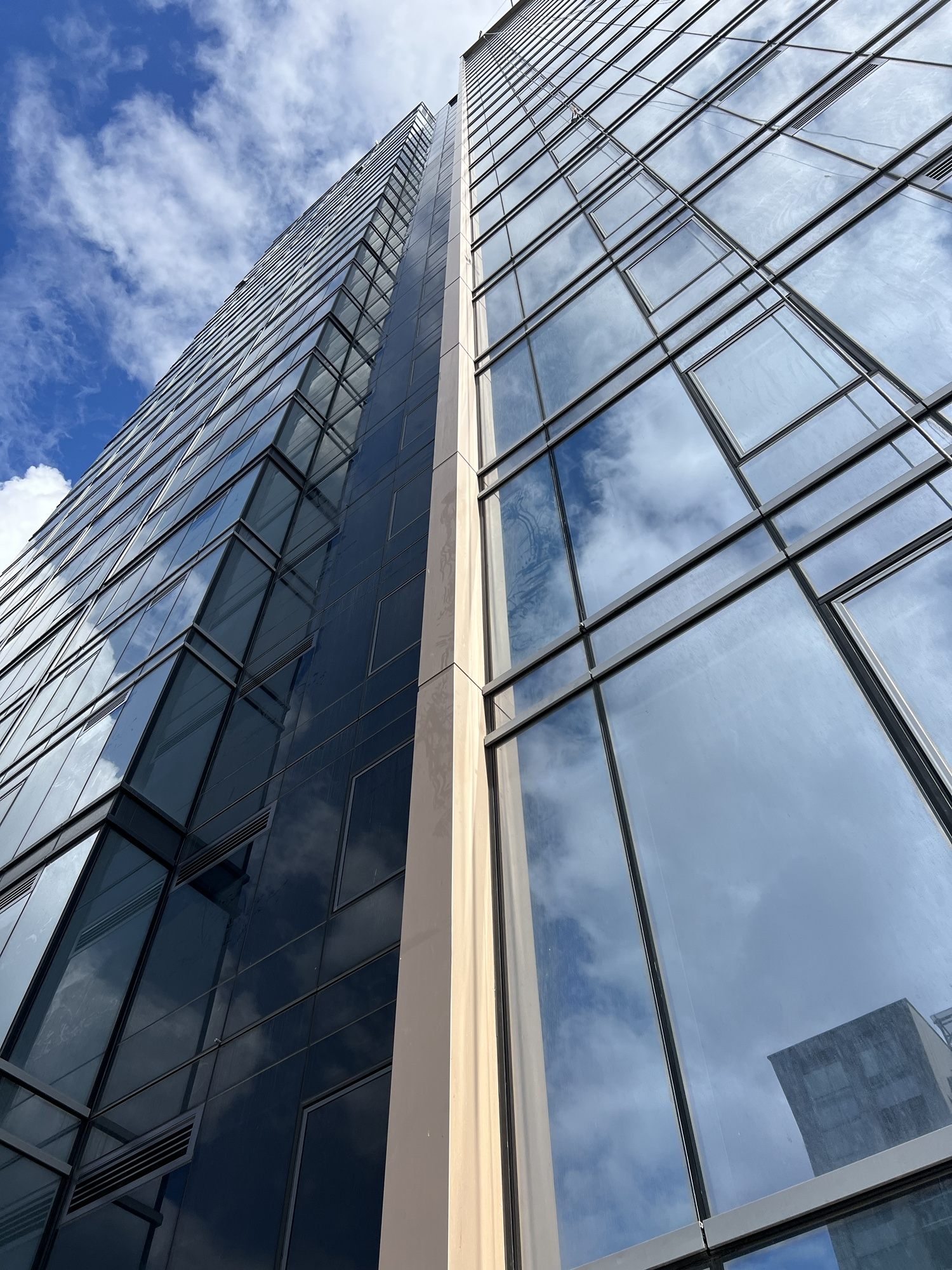 800 Columbia Residential Tower, Graystone Condominiums, Seattle, Washington, Kawneer Collaborative, Curtain Wall, Window Wall, Multifamily, Architecture