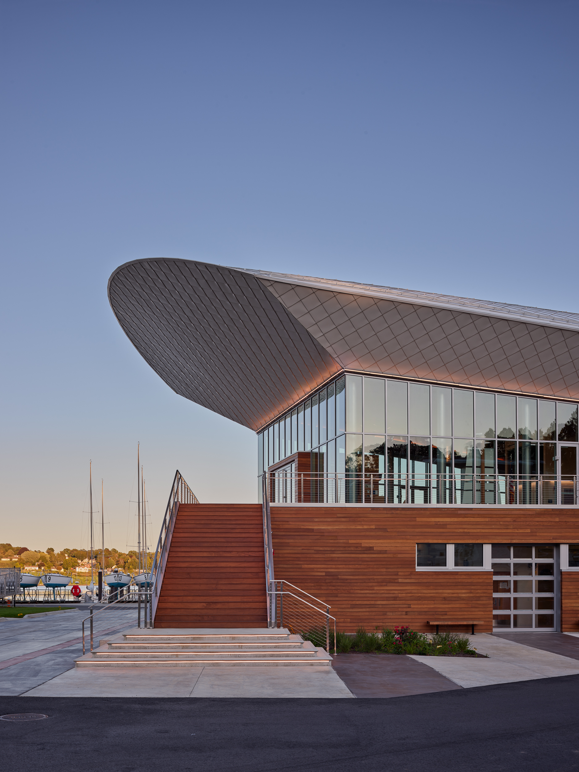 Maritime Center of Excellence, U.S. Coast Guard Coast Guard Academy, New London, Connecticut, USA, Kawneer curtain wall storefront IR windows architectural aluminum framing systems architecture