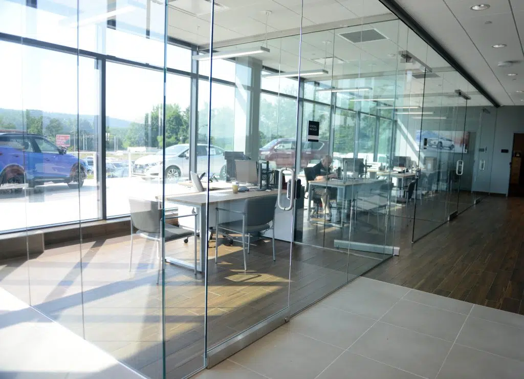 W&L Nissan - Kawneer Retail and National Accounts Sector Projects